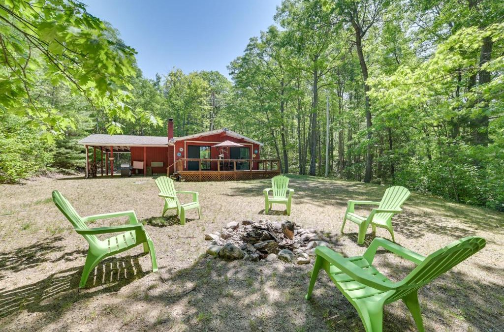 Rose City House | Rose City Cabin with Fire Pit and Lake Access