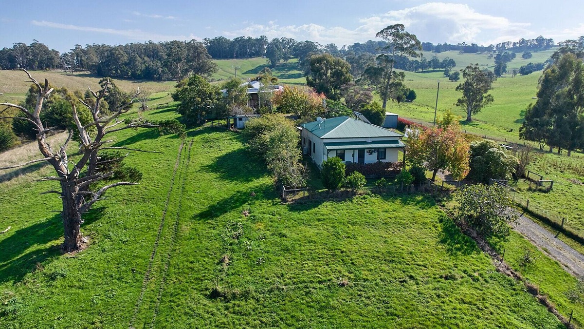 Neerim East Other | Rose Cottage - a rural retreat on a mixed farm