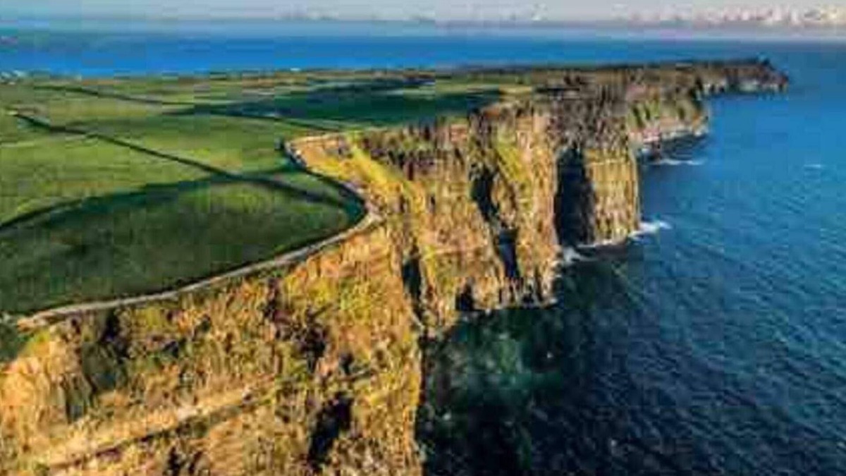 Magherareagh Cottage | Rose Cottage in Ennistymon - Near Cliffs of Moher