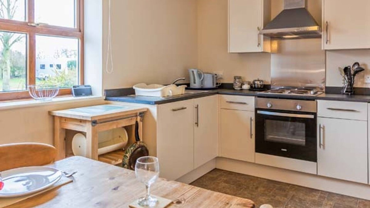 Ovington Cottage | ROSE COTTAGE, pet friendly, character holiday cottage in Eppleby