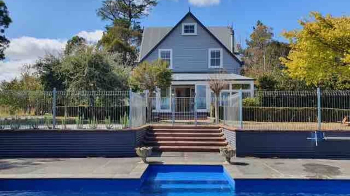 Kahutara House | Rose Cottage - summer pool - Kahutara, Wairarapa