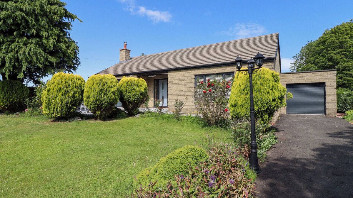 Dunstan House | ROSE COTTAGE, with open fire in Embleton
