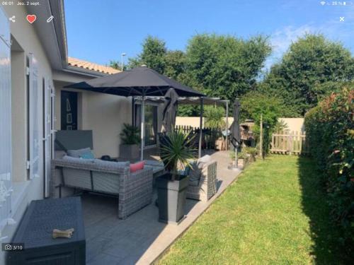 Tonnay-Charente House | Rose