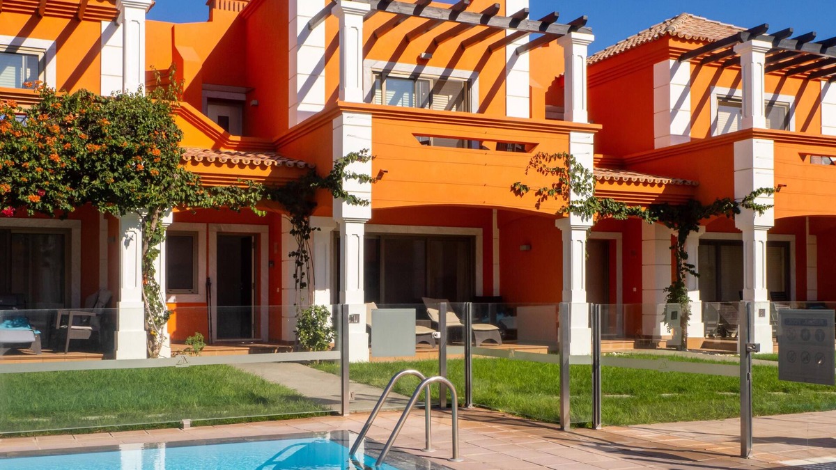 Luz de Tavira House | Rose House - Free Wifi - Pool -private parking