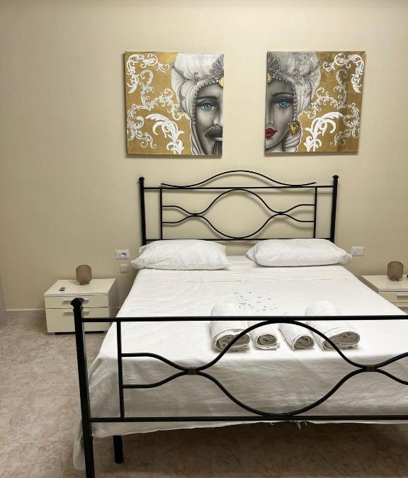San Felice a Cancello House | Rose house