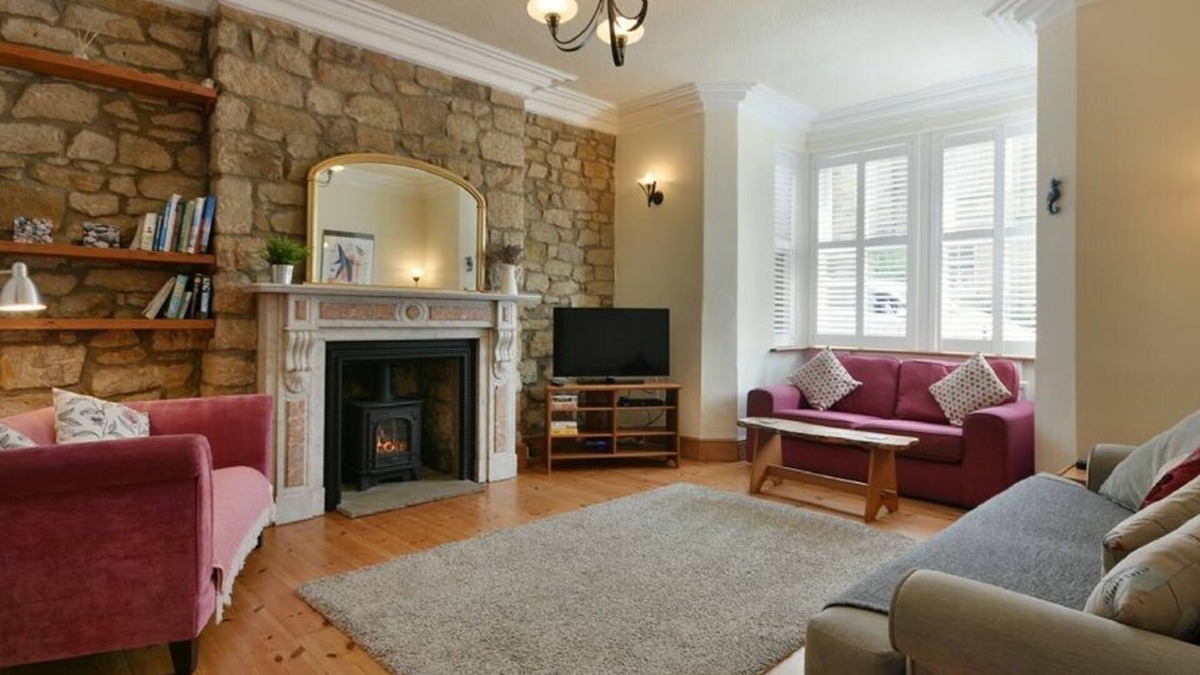 Alnmouth Cottage | ROSE HOUSE, pet friendly, luxury holiday cottage in Alnmouth