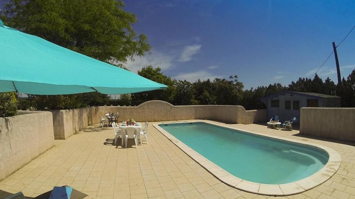 Beziers Apartment | Rose Retreat at Domaine du Pin - Béziers, Languedoc Roussillon