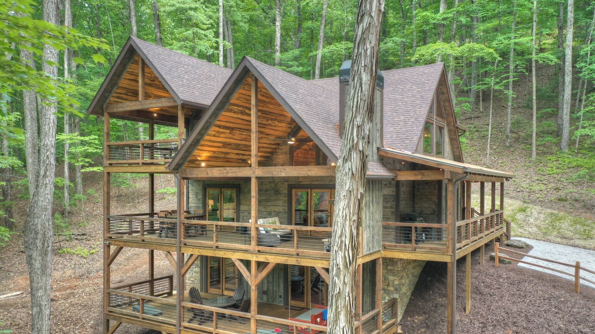 Necowa Cove Cabin | Roseann’s Treehouse - Blue Ridge, GA