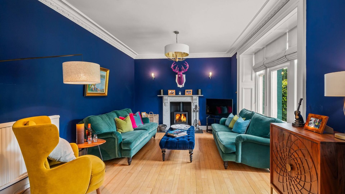 Murthly House | Rosebank House -12 Guests across 6 ensuite bedrooms, Wood Burner & EV point