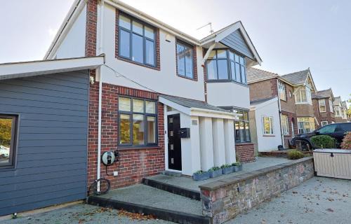 Newport House | "Rosecroft" - Perfect Retreat for Business & Leisure - Close to Celtic Manor and ICC