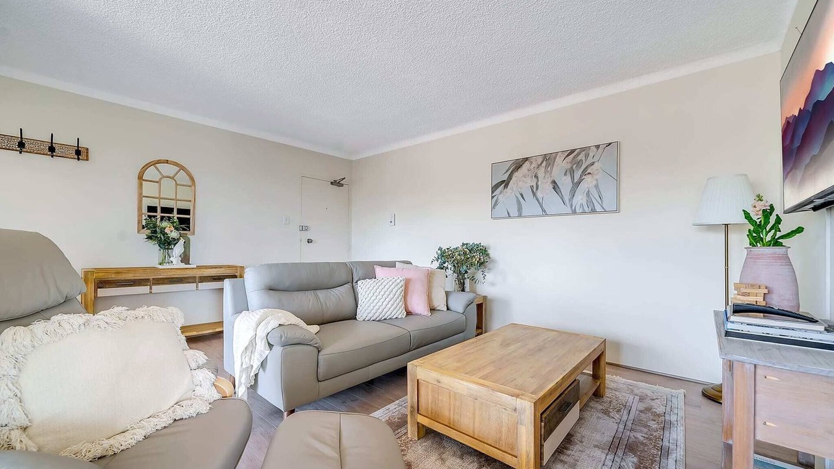 Harris Park Apartment | Rosehill Retreat Near Parramatta with Parking
