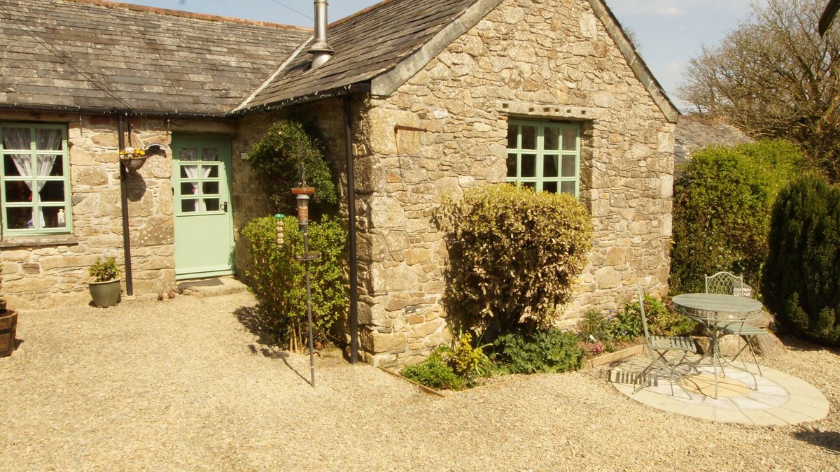 Lower Trengale Cottage | ROSEMARY Cottage is a Pretty Cottage with Lovely Views - Dog Friendly