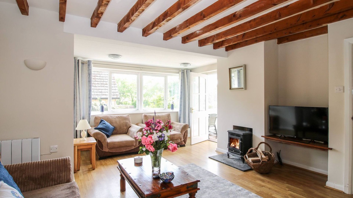 Clun Cottage | ROSEMARY COTTAGE, pet friendly, with open fire in Clun