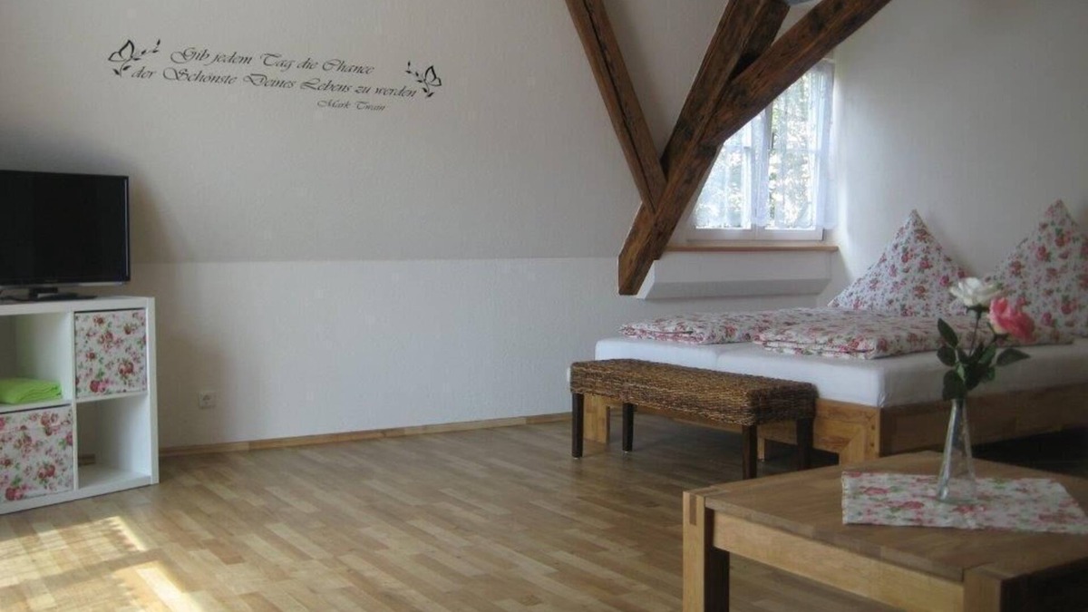 Sommerhausen Apartment | Rosenzauber Appartement mit frei gelegtem Fachwerk im 1. OG für max. 2 Personen