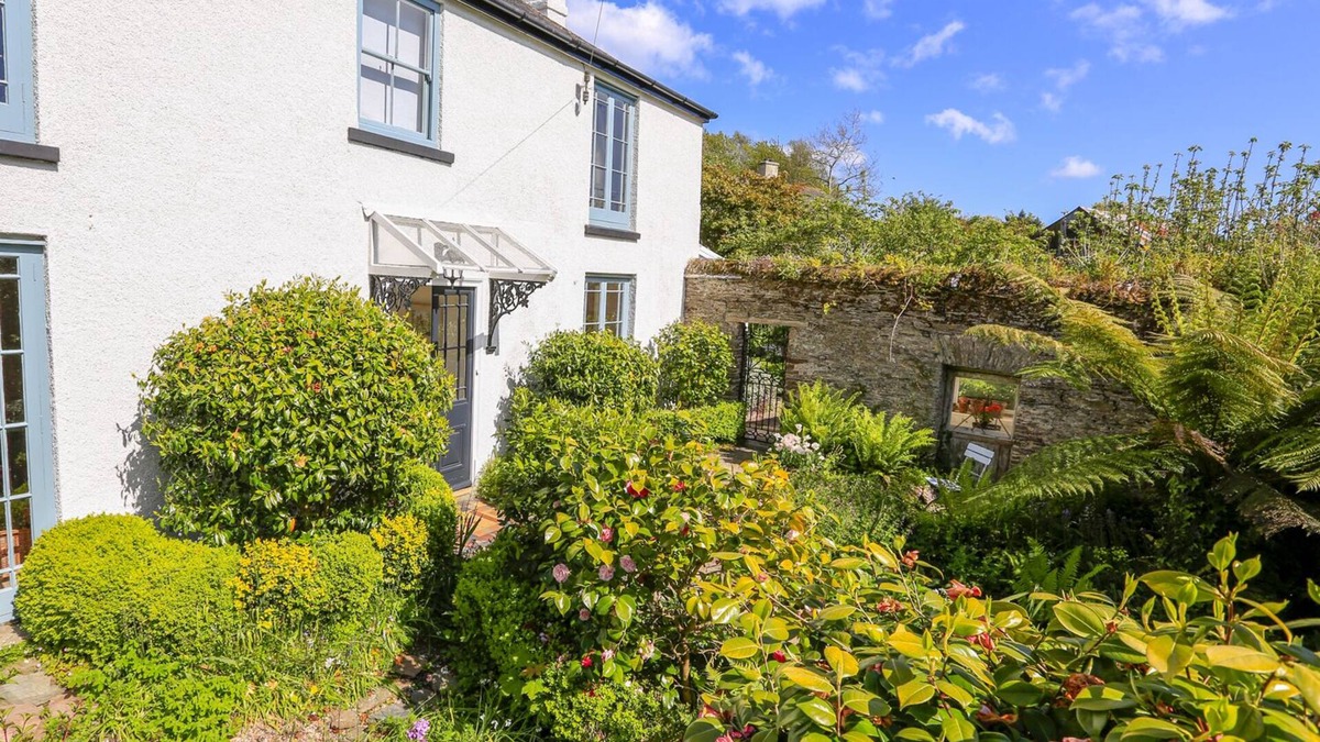 Slapton Cottage | ROSEVINE, pet friendly, luxury holiday cottage in Slapton