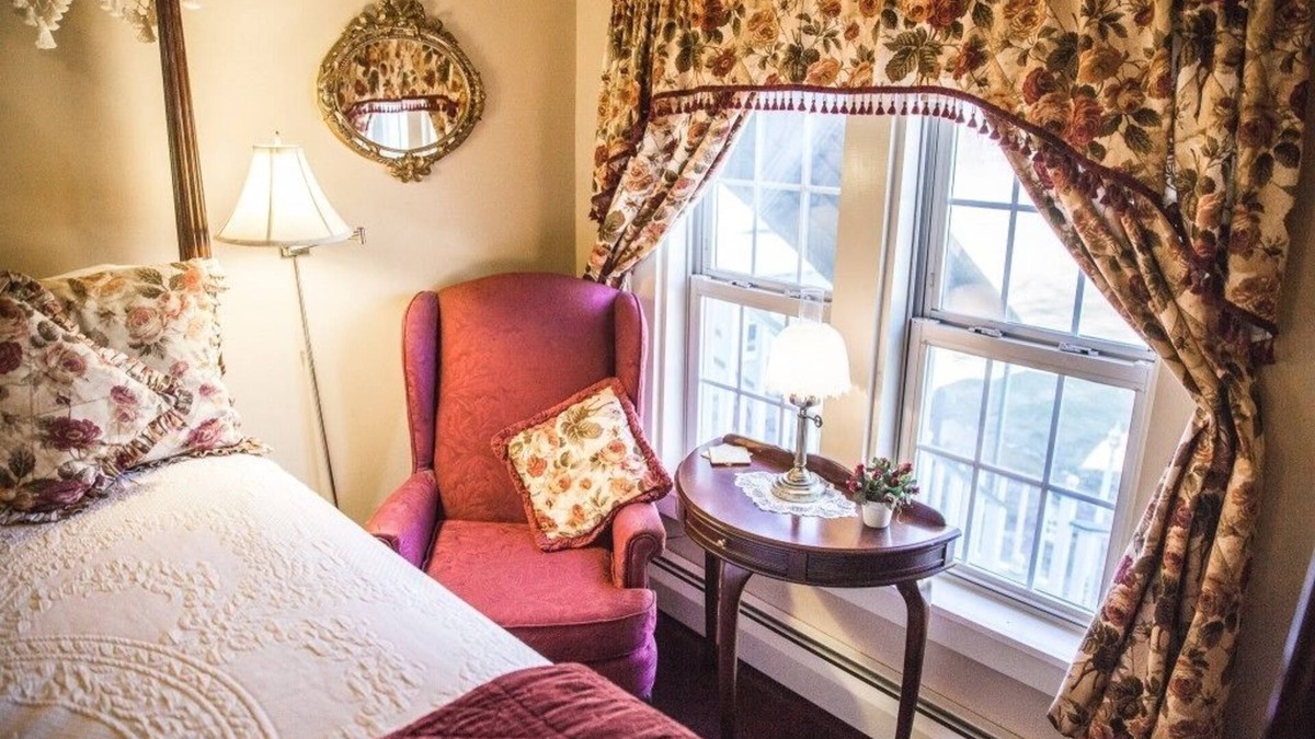 Bradford Bed & Breakfast | Rosewood Country Inn