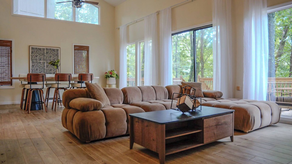 Winston - Salem House | Rosewood Loft I Upper Suite