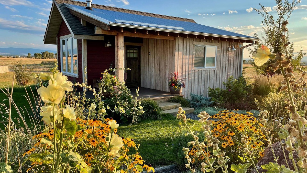 Belgrade Cabin | Ross Creek Cabin #2 Spectacular Mountain Views