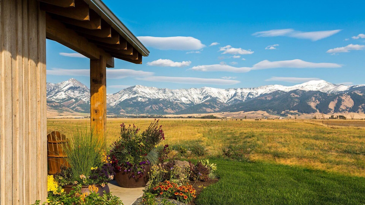 Belgrade Cabin | Ross Creek Cabin #5 Spectacular Mountain Views