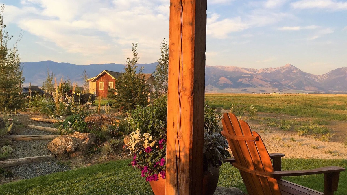 Belgrade Cabin | Ross Creek Cabins Rent All 5