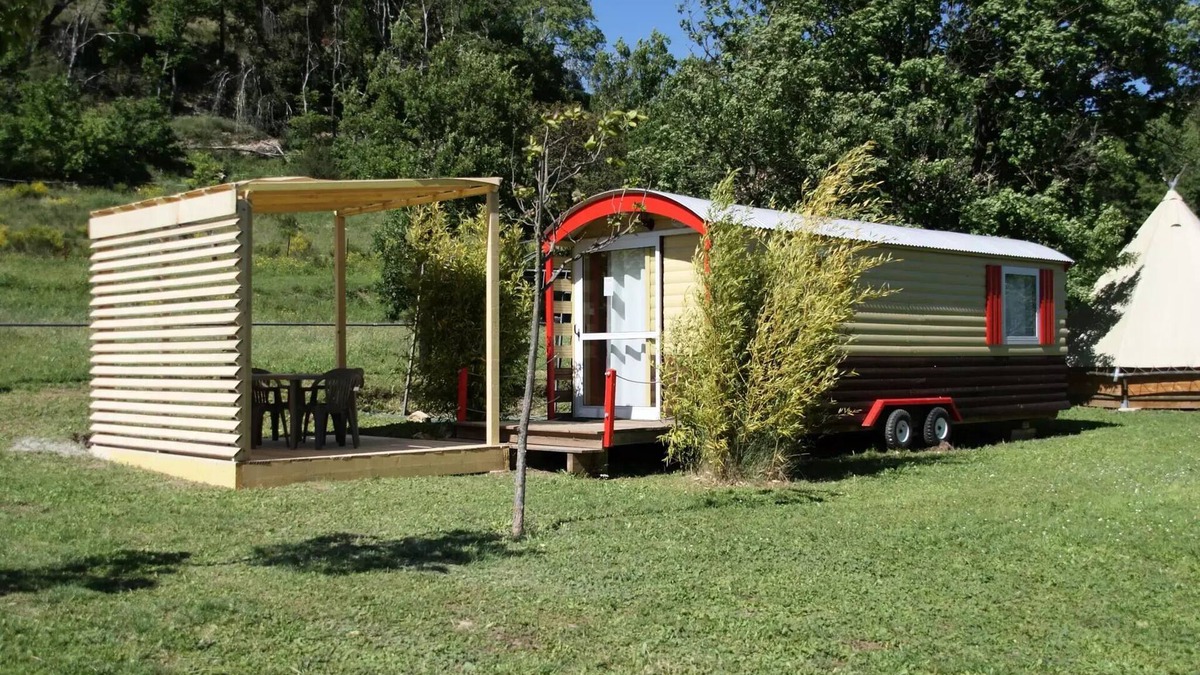 Esparron-de-Verdon Cabin | Roulotte 21m2 1 Schlafzimmer + Terrasse halbbedeckt 3 Personen
