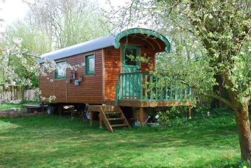 Folx-les-Caves Bed & Breakfast | Roulotte Ravel-Emoi Chambre Insolite de Charme