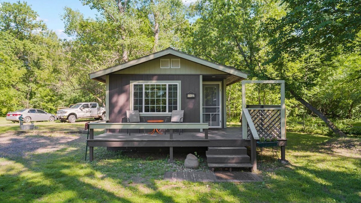 Luck Cabin | Round Lake Hideaway