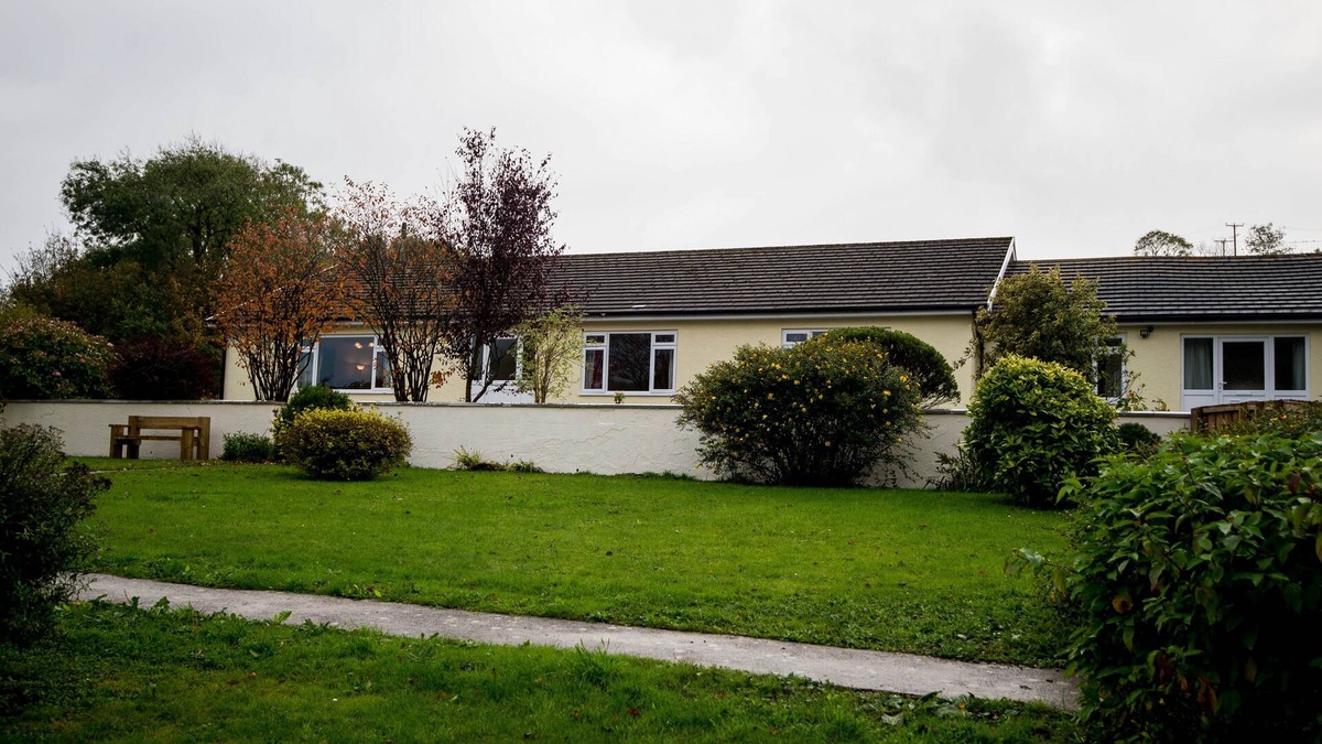 Laugharne Cottage | Round Park, Private detached family escape with extra annex