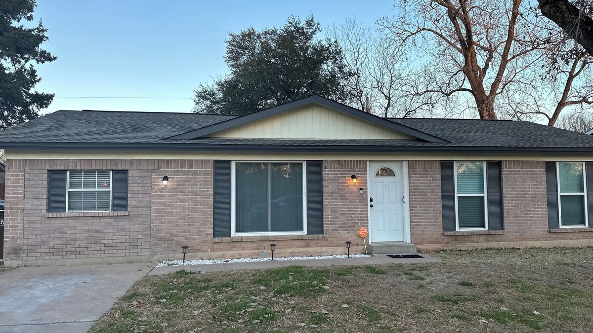 Round Rock House | Round Rock Supernova minutes from Kalahari, Round Rock Sports Complex, and DT