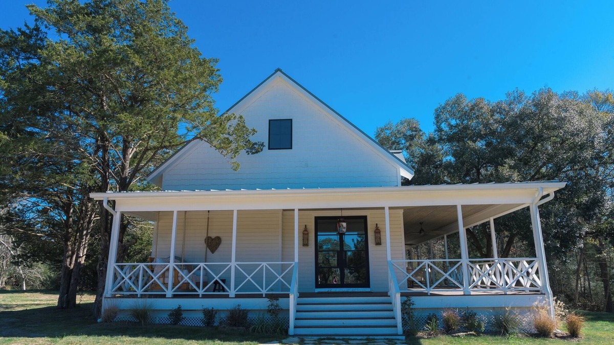 Round Top House | Round Top escape! Experience charming Round Top or the Summer Symphony!