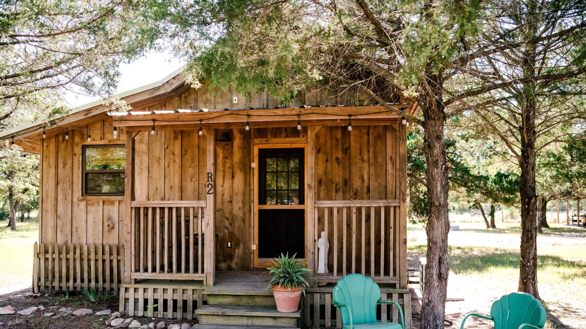Ledbetter Cabin | Round Top Royale R.2 - 6 miles from Round Top!