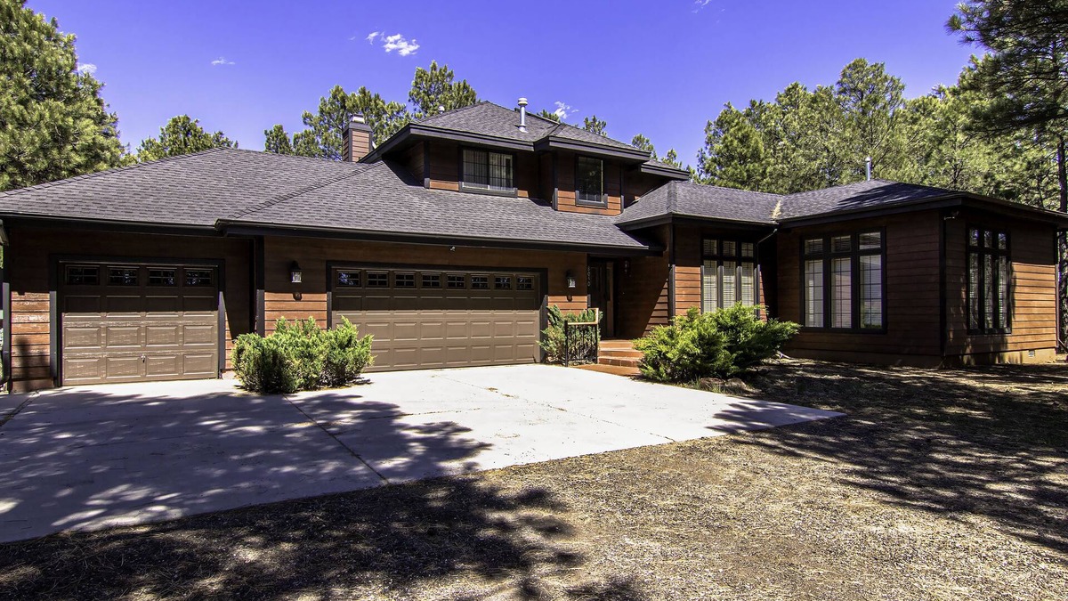 Fort Valley House | Roundtree Retreat - 4 Bedroom, 3 Bath Private Secluded Retreat