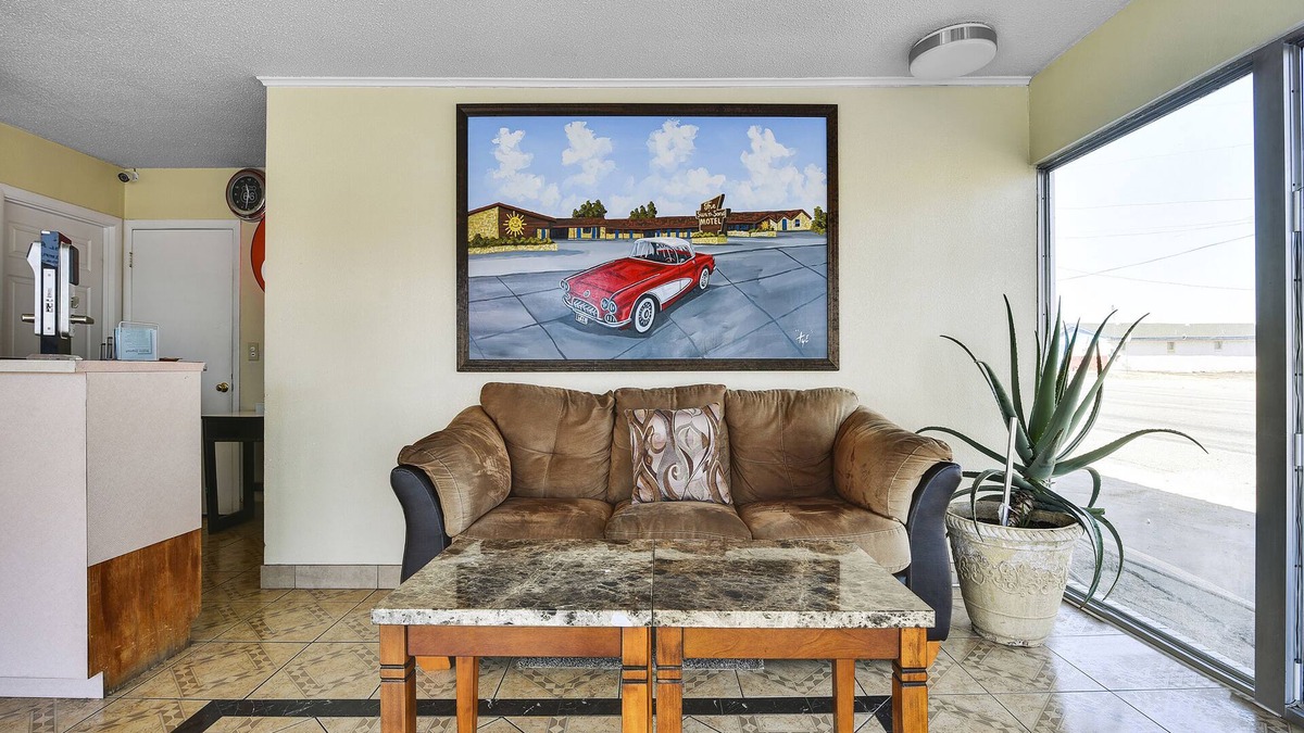 Shamrock Hotel | Route 66 Inn