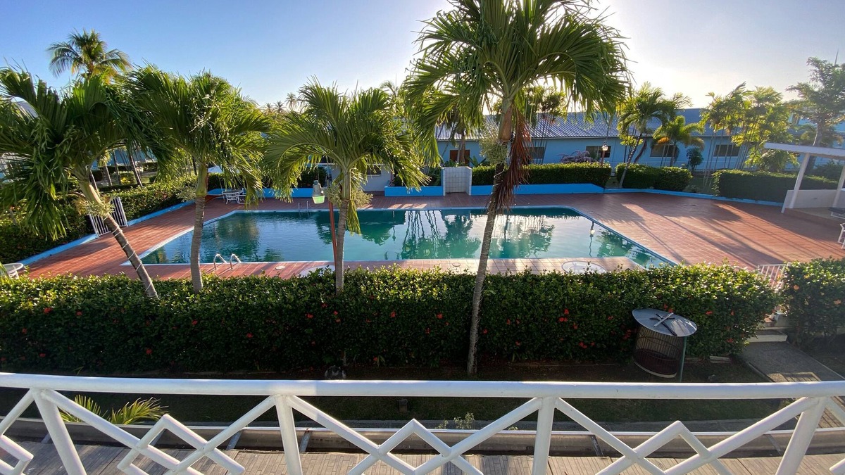 Crown Point Hotel | Rovanel's Resort and Conference Centre