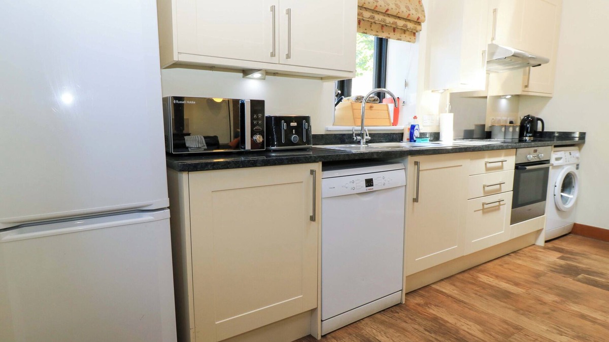 Blandford Forum Cottage | Rowdens Barn