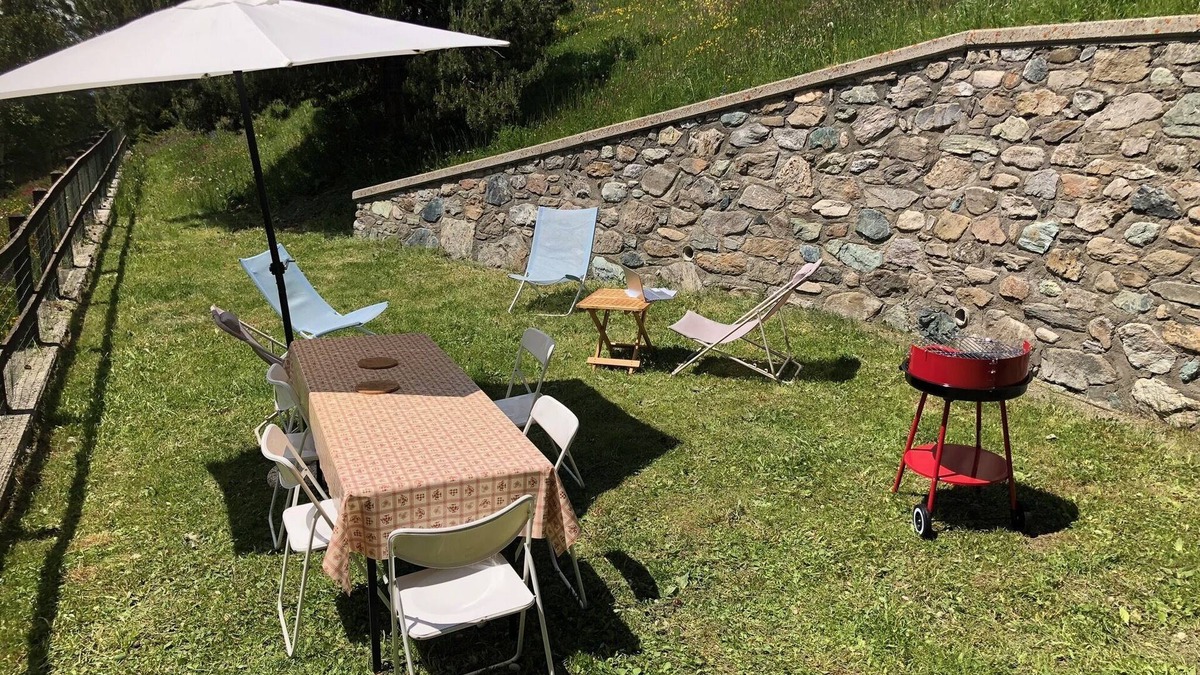 Plein Soleil Apartment | Rox's House in Pila (1800 meters above sea level) - Garden and view of the slopes