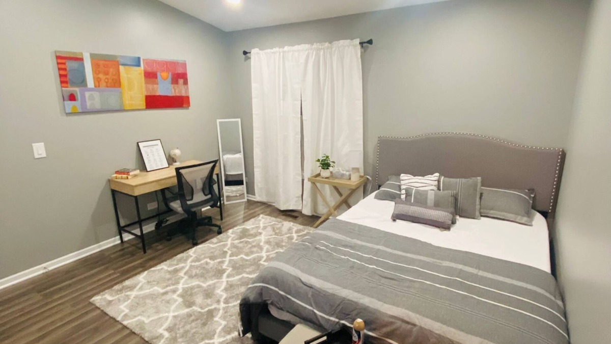 Mundelein House | Roxan Corner