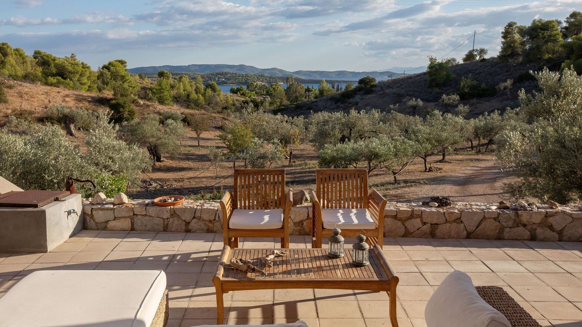 Kilada House | Roxanne’s Olive Grove House