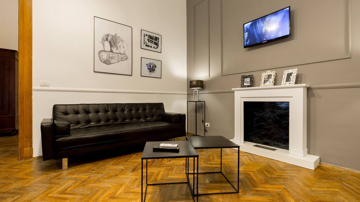 Belso-Ferencvaros Apartment | Royal Apartment your experience of style in Pest