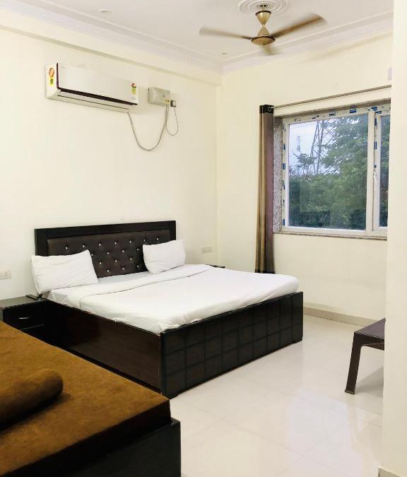 Sector 39 House | Royal Court Residency