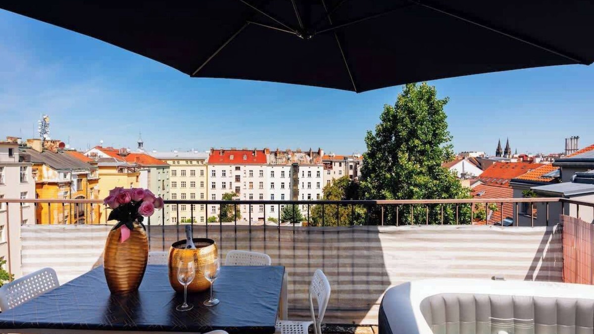 Prague 2 Apartment | Royal Elephant Residence