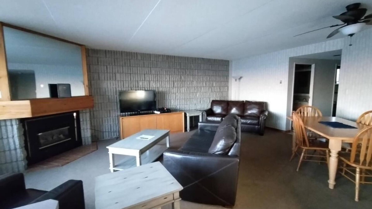 Thornbury Apartment | Royal Harbour Resort - Thornbury ON
