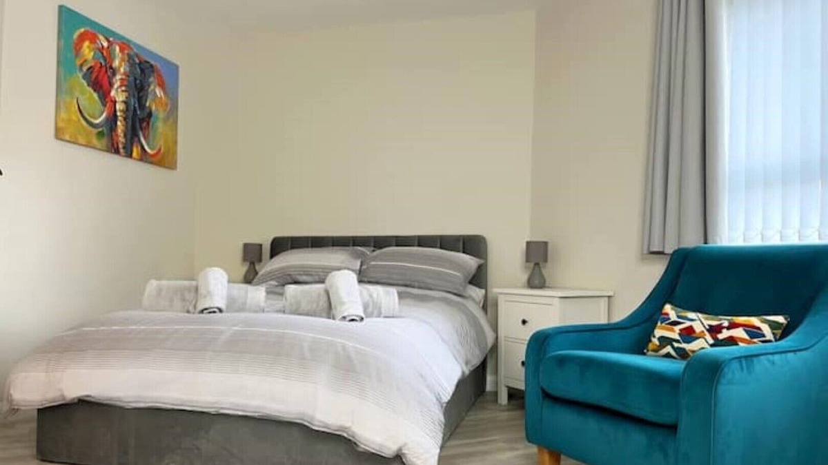 Hillsborough Apartment | Royal Haven