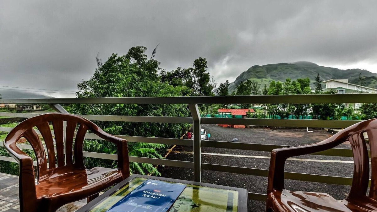 Kurvande Hotel | Royal Hills Resort