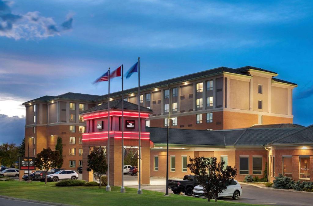 Calgary Hotel | Royal Hotel Calgary, Trademark Collection by Wyndham