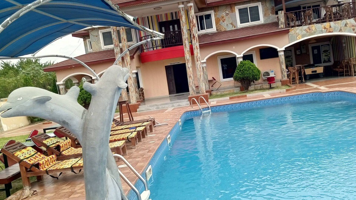 Nungua Hotel | Royal Kamak Hotel