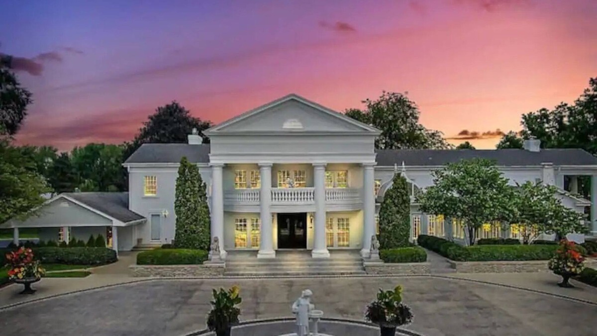 St. Charles House | Royal Mansion and gorgeous Venue on the Fox River