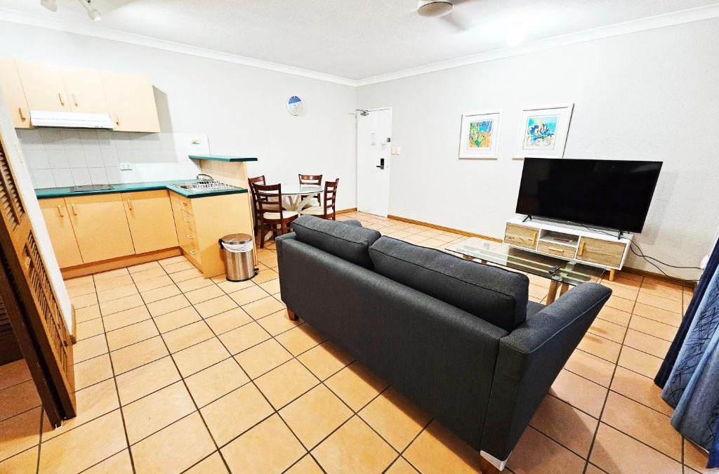 Cairns North Apartment | Royal Palm Villas