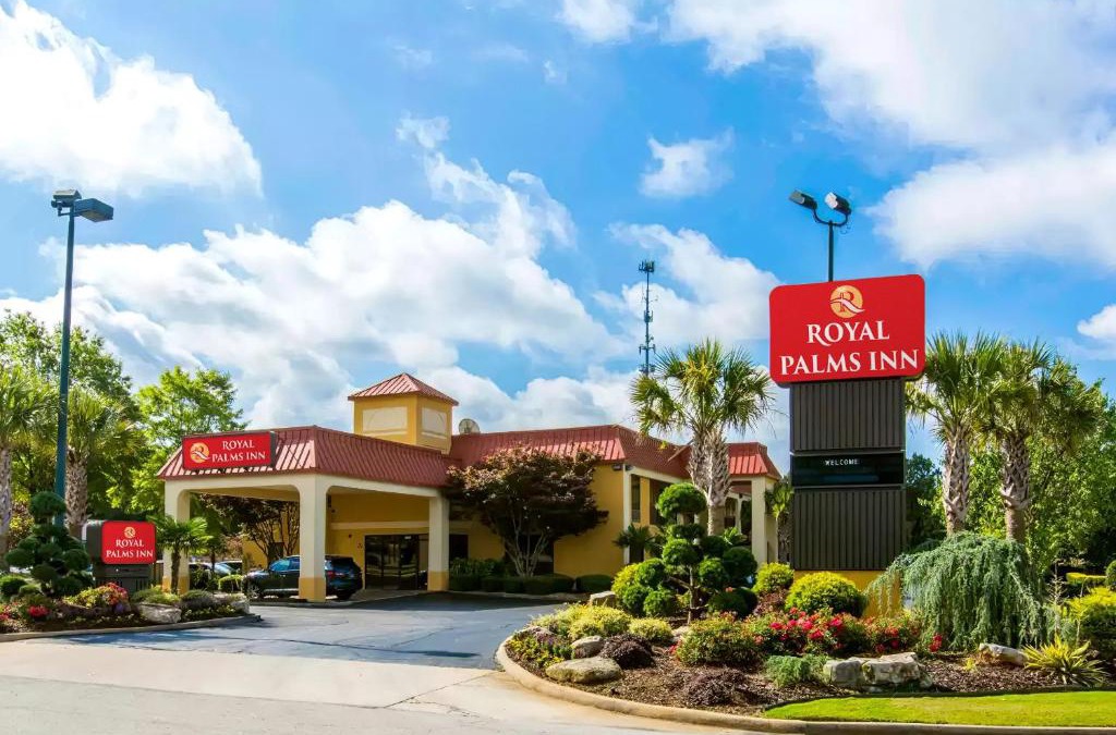 Stockbridge Hotel | Royal Palms Inn