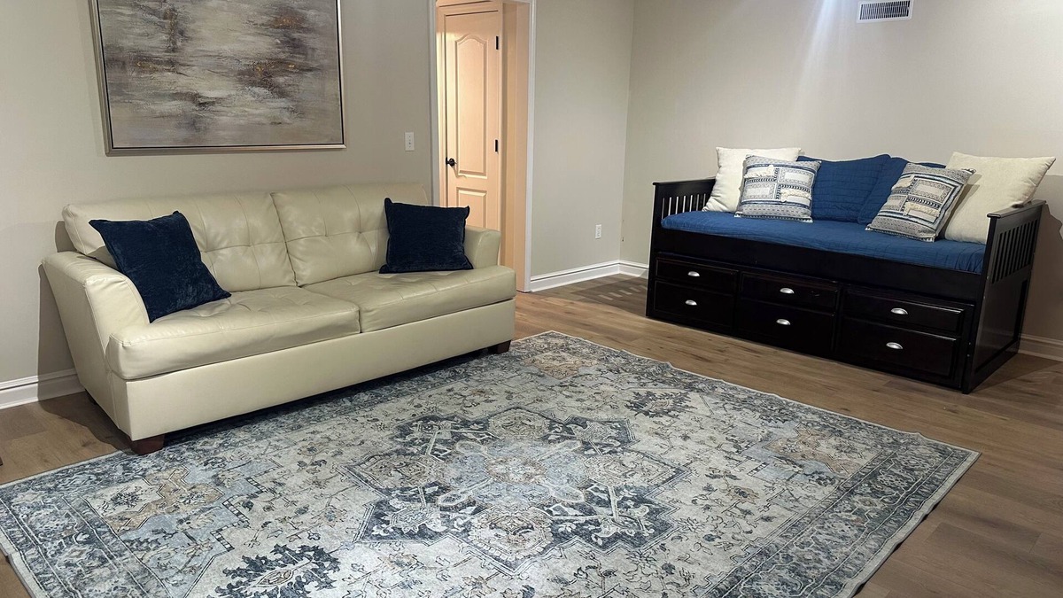 Royal Oaks House | Royal Rebel Retreat: Charming Basement VRBO in Oxford, MS